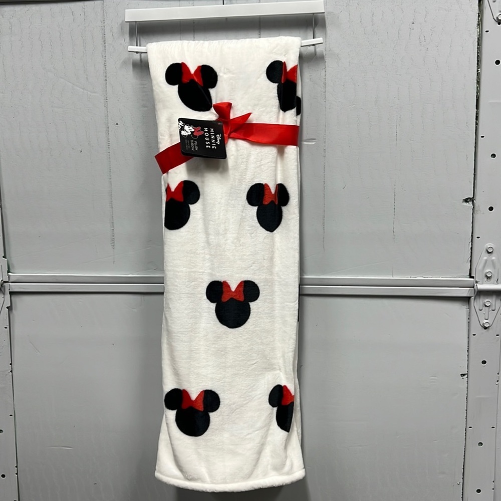 Disney Minnie Mouse Plush Throw NWT - Picture 2 of 6